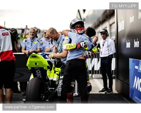 法拉利车手激战MotoGP赛季争冠引燃全球摩托热潮