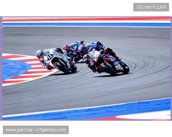 法拉利车手惊险逆转夺冠MotoGP赛季精彩瞬间回顾