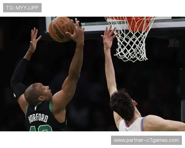 太阳队力克对手 领先优势稳固 球迷期待季后赛精彩表现